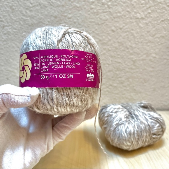 Phildar Linbel Slub Yarn white/warm grey. 1 & 2/3rds skeins. - Picture 3 of 11